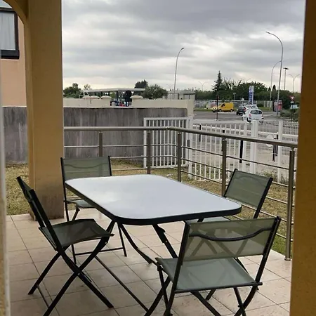 Maison Entiere Avec Terrasse Barbecue Et Jardin