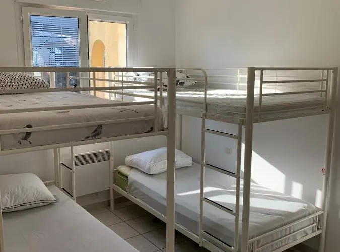 Maison Entiere Avec Terrasse Barbecue Et Jardin Nîmes