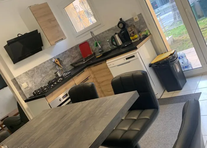 Maison Entiere Avec Terrasse Barbecue Et Jardin Сasa de vacaciones *